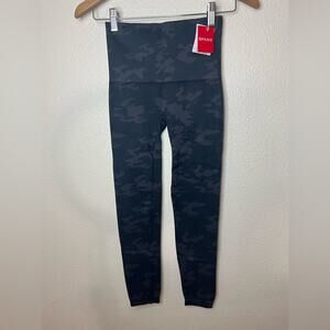 SPANX Look at Me Now Seamless Leggings Black Camo Wide Waistband NEW SMALL